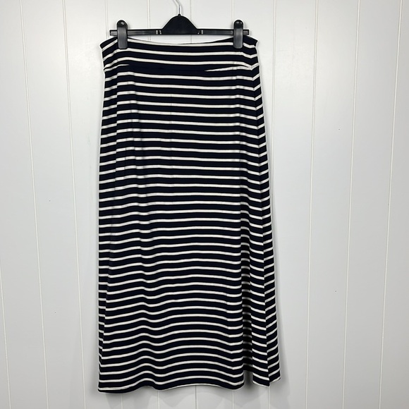 Talbots Womens Maxi Skirt M Navy White Stripes Stretch Waist Flowy Classic EUC - Picture 5 of 9